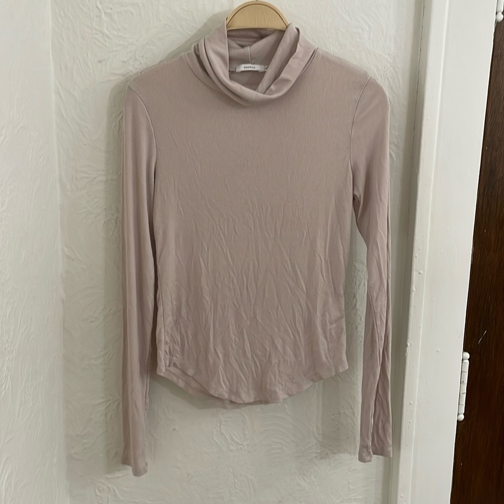 TALULA Women's Ribbed Lightweight Turtleneck Long Sleeve Size M